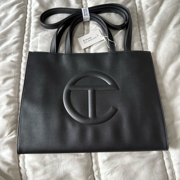 Telfar Medium Tote Bag- Black 100% AUTHENTICā¼ļø - Picture 5 of 13